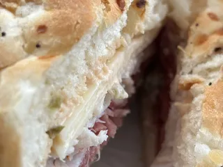 Farmington Deli
