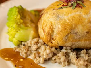 Carmella's Plates & Pints