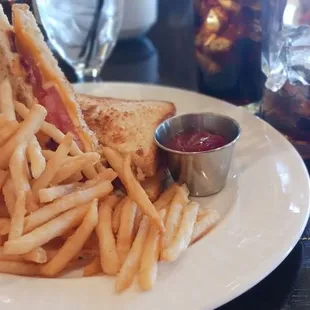 Grill cheese with tomato and bacon bits