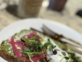 Giovannis Pizzeria & Mediterranean Grill