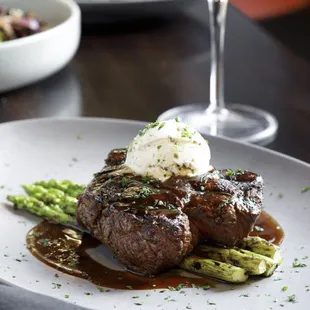 Steak and asparagus