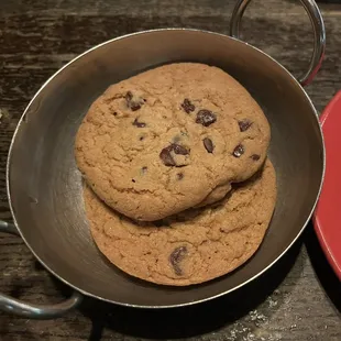 Chocolate chip (Darn Good Cookies)