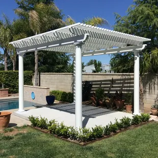 Stand alone open pergola with round Tuscan columns