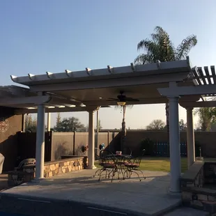 Multiple elevations with reversed latticed tubes