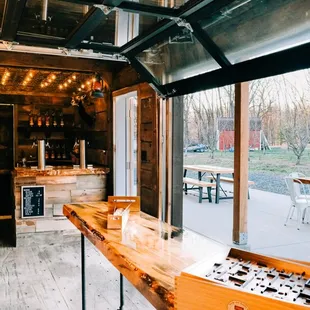 a view of the outside of the building