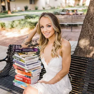 Graduation makeup 
Photo: Elizabeth Society