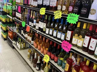 Vince's Liquor & Deli