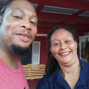 Me and my son Deleon Shelley please have him call his mother.