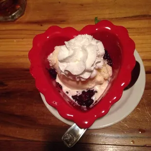 berry crisp ala mode IN A HEART SHAPED BOWL. can't get any better.