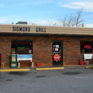 the outside of the restaurant