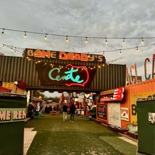 The entrance from the extra parking!