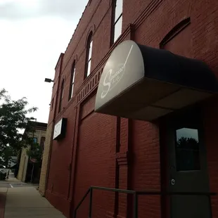 the entrance to the restaurant