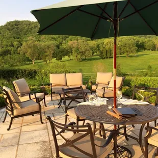 Signatures Restaurant Patio