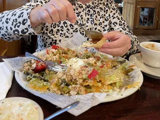 Teluwut Grille House & Pub