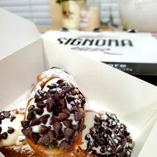 Cannolis! MUST TRY !