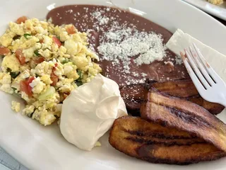Vicky’s Salvadorian Restaurant 