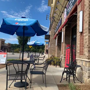 Outdoor dining available