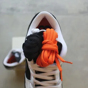 Silhouette Sneakers & Art