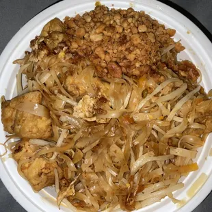 Pad Thai with fried tofu