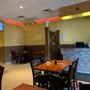 6 table dining room