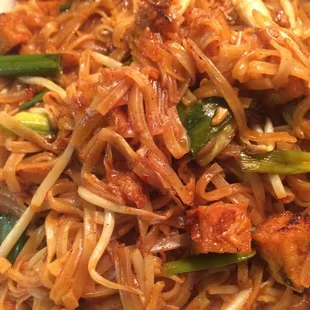 Pad Thai with tofu- yum!!