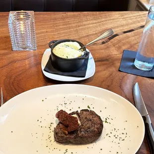 6 oz center cut filet with mashed potatoes