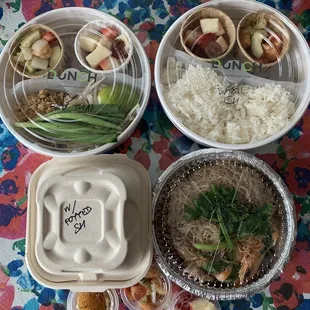 Love the layout of their to-go packaging!