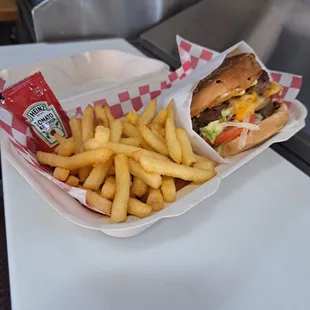 Cheeseburger and fries!