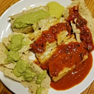 1 chicken and 2 pork tamales.