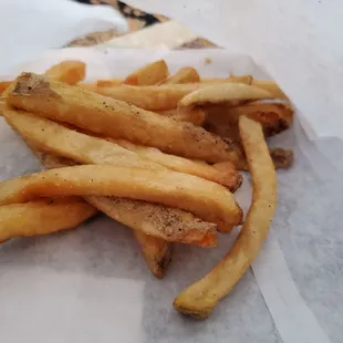 Kids mini burger (no tomato) with fries $3.99