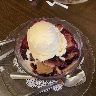 Blackberry cobbler