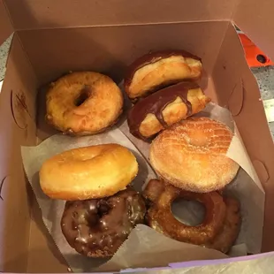 There was a dozen donuts before I got home . There are amazing !
