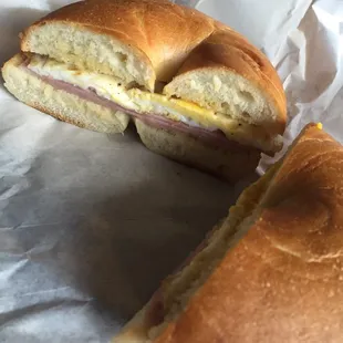 Simple ham&amp;egg on buttered bagel