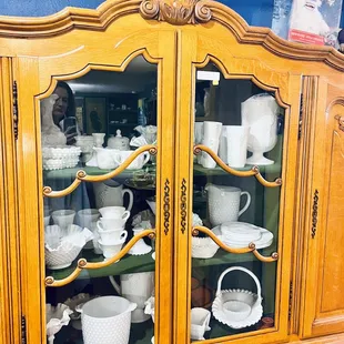 Milk glass! That's my thing!!!