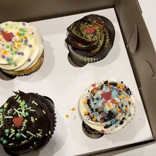 The cupcakes we received