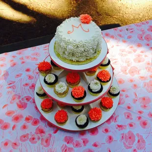 Cake/cupcake combinations