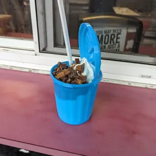 Trash can