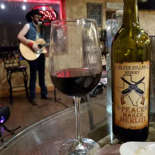 A hidden gem in the Mid-Cities.  Our own version of Cheers. We always make new friends every time we come.