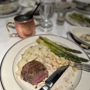 steak, mashed potatoes, and asparagus