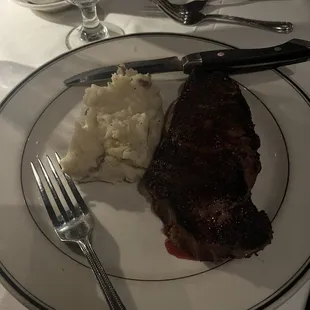 Prime Bone - In Ribeye / mash potatoes