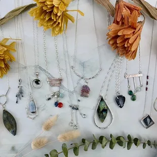 We simply adore Evan Knox's Fall 2023 collection - did you know most of her pieces are one of a kind with new stones and styles each season?