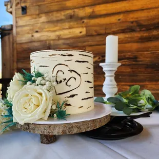 Birchwood wedding cake