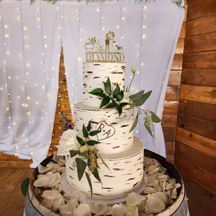 Birchwood wedding cake