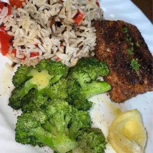 blacked mahi mahi with broccoli and rice