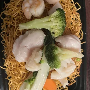 Seafood Pan fried noodles
