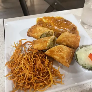 2 Piece Crispy Curry Roll
