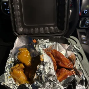 8 ct wings (half golden bbq &amp; half mumbo)