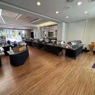 sushi and sashimi, interior