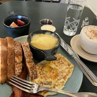 Grits egg bacon and toast