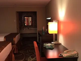 Gateway Inn & Suites